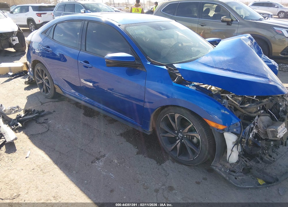 2018 HONDA CIVIC SPORT TOURING VIN: SHHFK7H9XJU225561