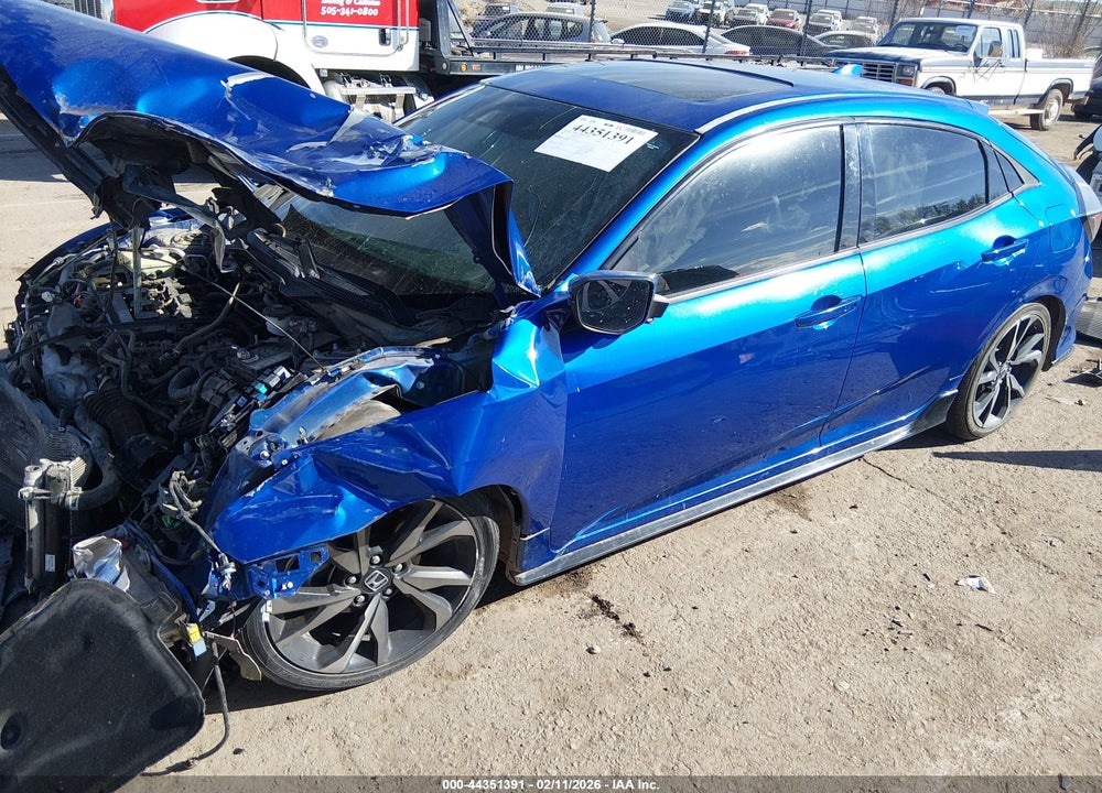 2018 HONDA CIVIC SPORT TOURING VIN: SHHFK7H9XJU225561