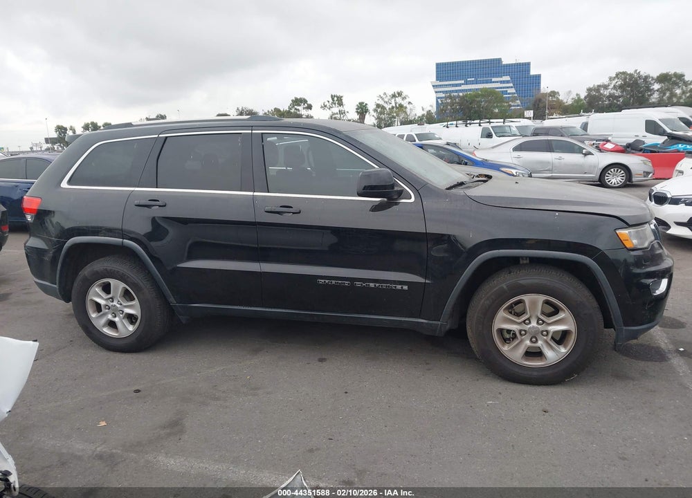 2017 JEEP GRAND CHEROKEE LAREDO 4X2 VIN: 1C4RJEAG2HC696397