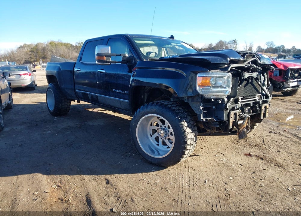 2017 GMC SIERRA 2500HD DENALI VIN: 1GT12UEY7HF160230