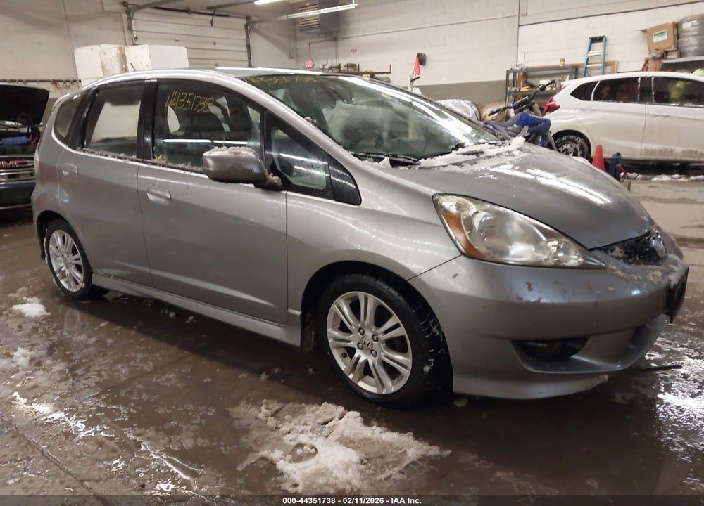 2010 HONDA FIT SPORT VIN: JHMGE8H45AC021950