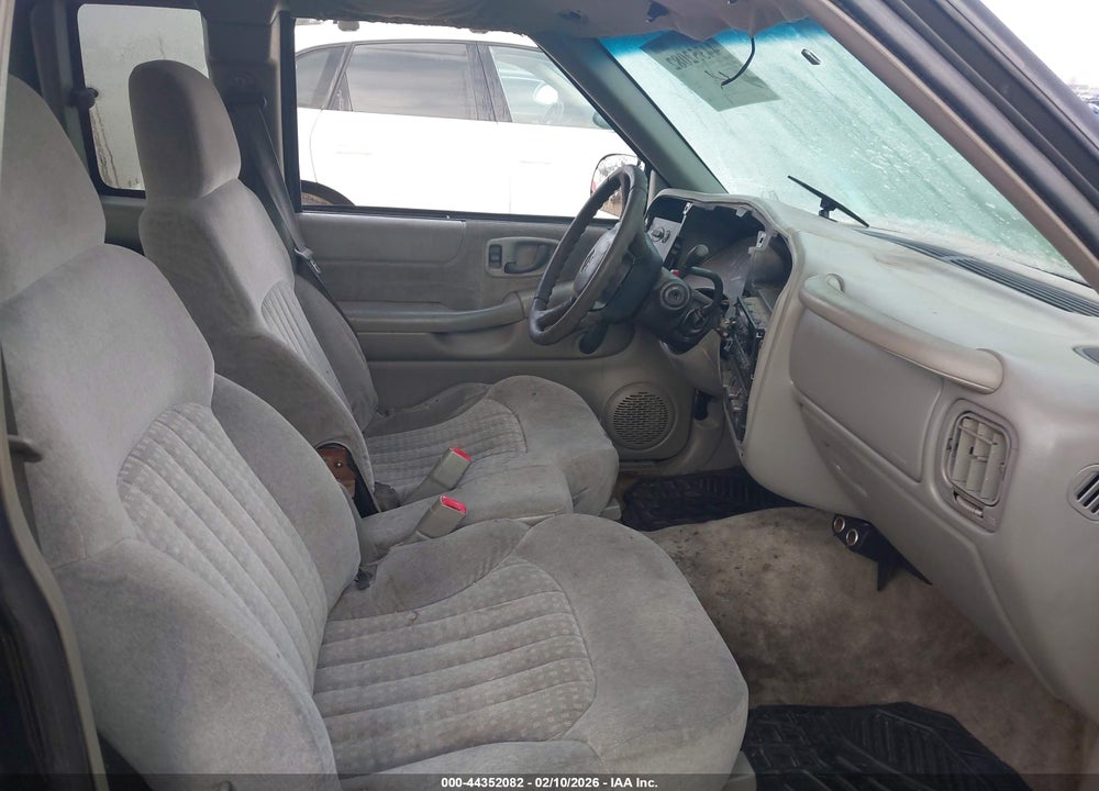 2002 CHEVROLET S-10 LS VIN: 1GCCS19W728112044