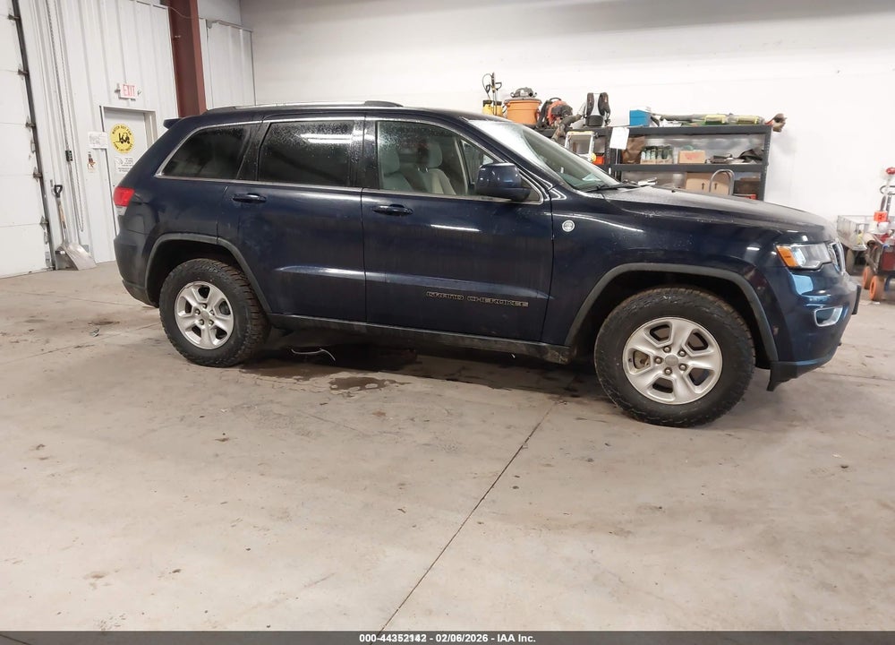 2017 JEEP GRAND CHEROKEE LAREDO 4X4 VIN: 1C4RJFAG9HC889202
