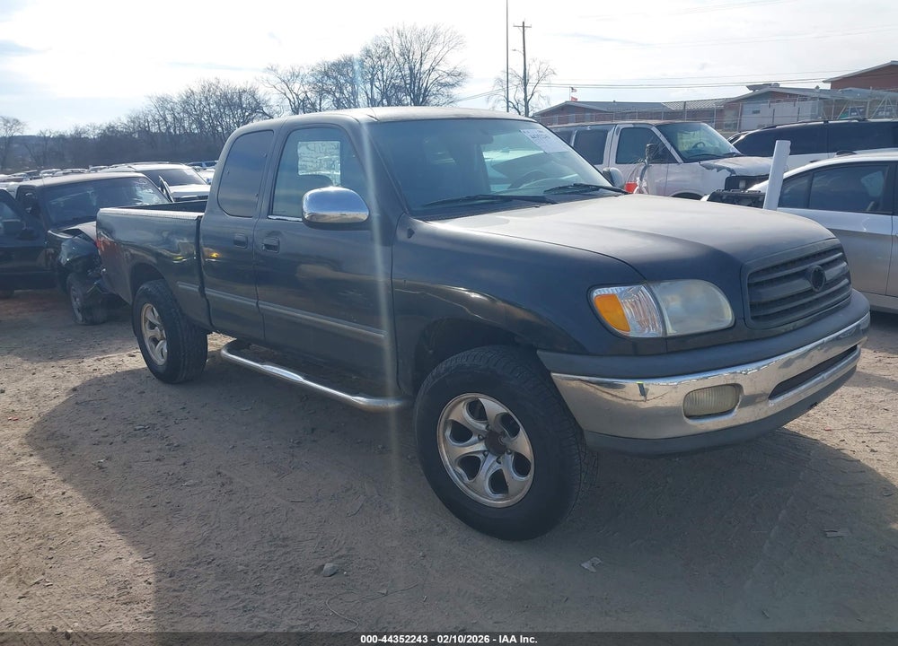 2000 TOYOTA TUNDRA SR5 V8 VIN: 5TBRT3419YS004598