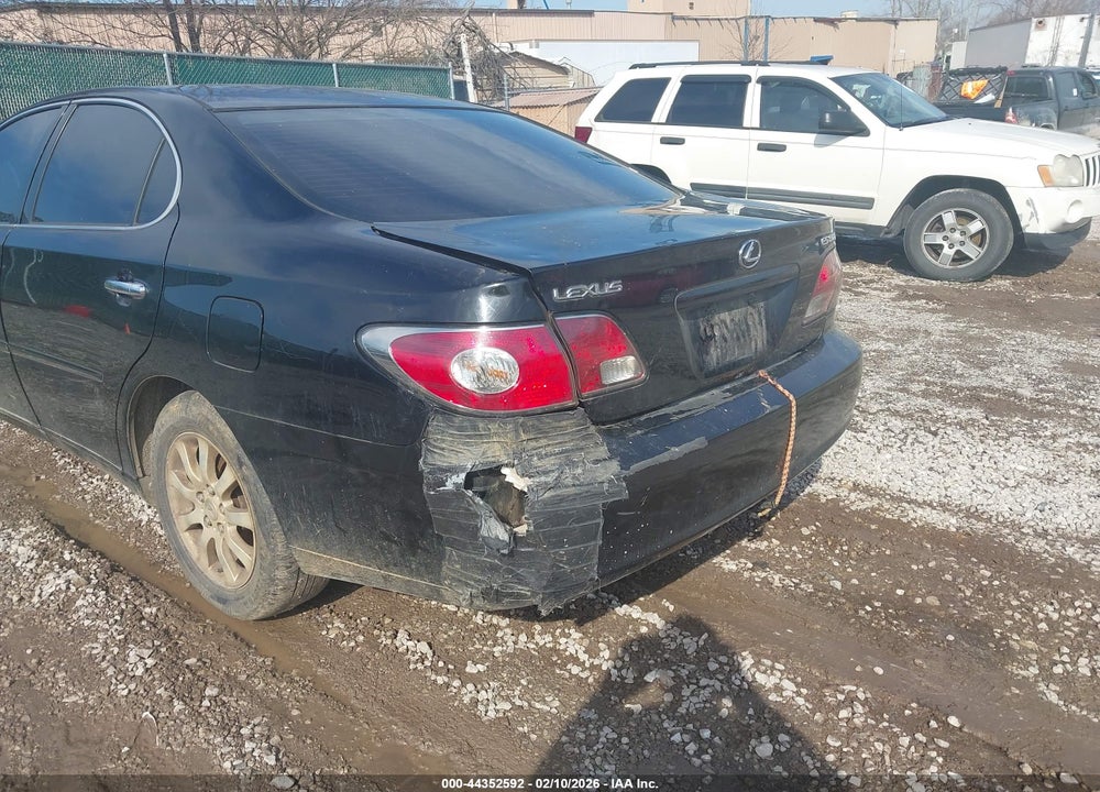 2003 LEXUS ES 300 VIN: JTHBF30G636017889