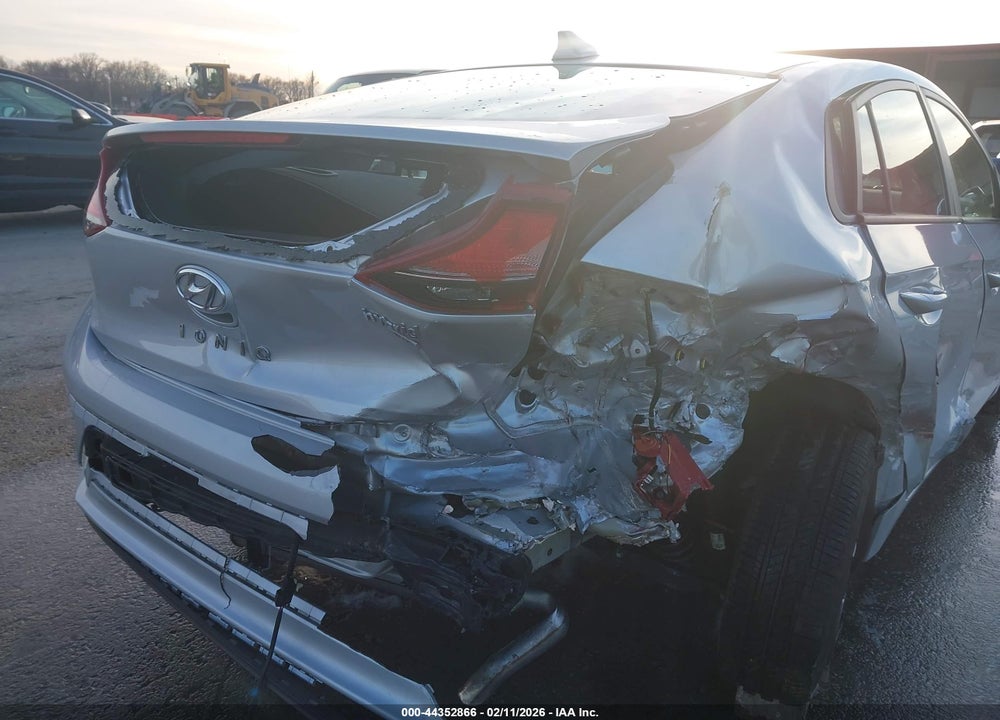 2019 HYUNDAI IONIQ HYBRID BLUE VIN: KMHC65LCXKU113914