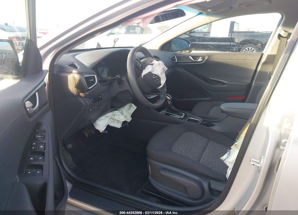 2019 HYUNDAI IONIQ HYBRID BLUE VIN: KMHC65LCXKU113914