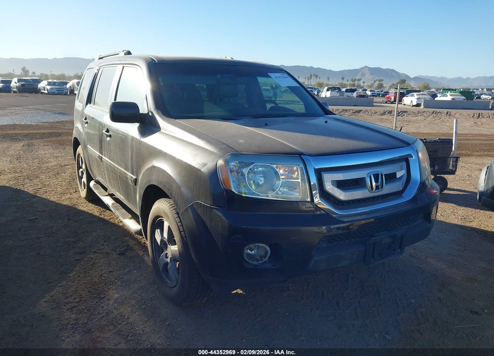 2011 HONDA PILOT EX-L VIN: 5FNYF4H53BB016688