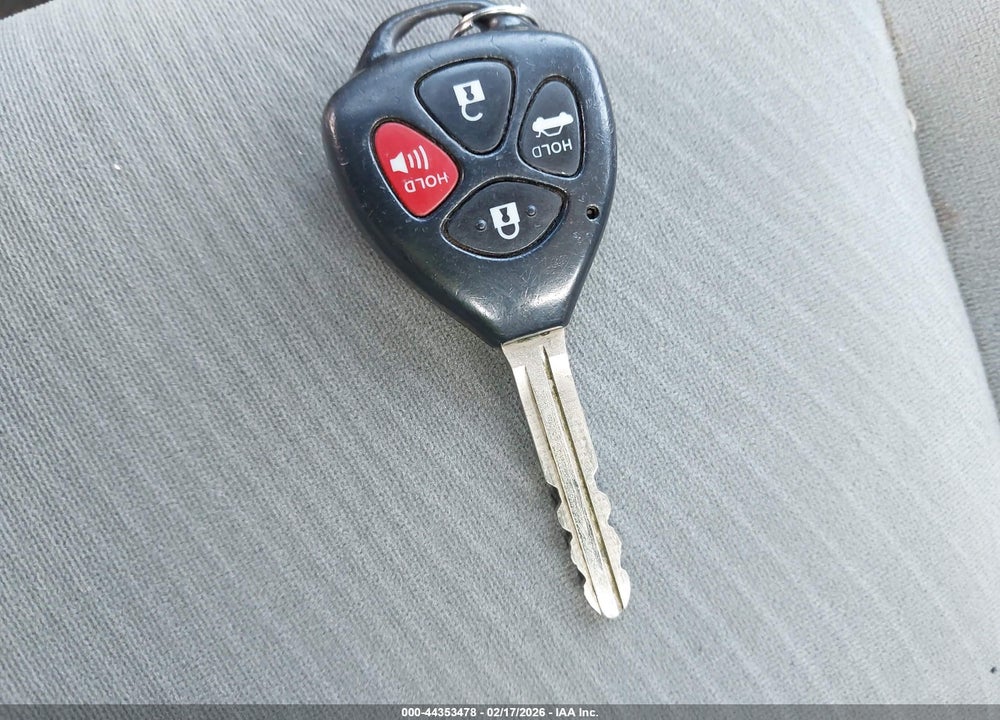 2013 TOYOTA COROLLA LE VIN: 5YFBU4EE4DP215837