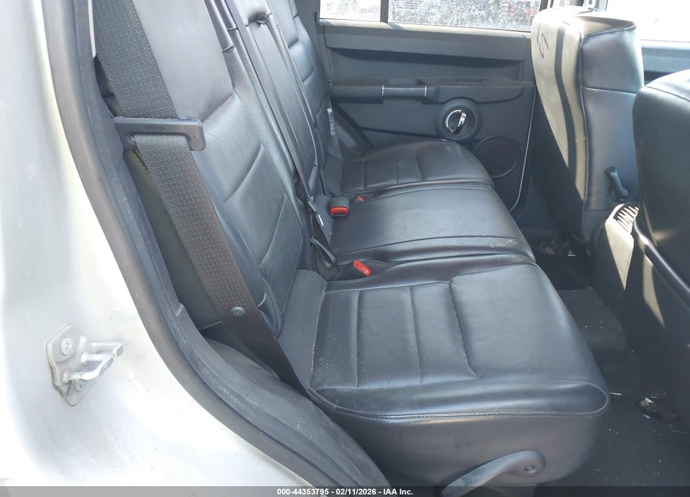 2010 JEEP COMMANDER SPORT VIN: 1J4RG4GK1AC156608