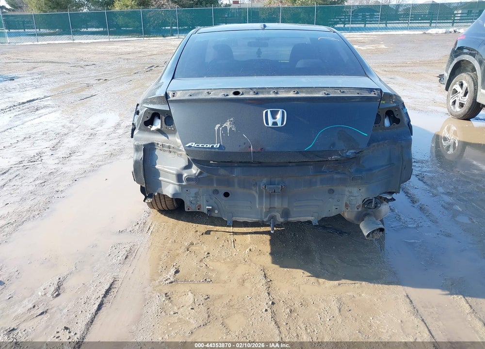 2013 HONDA ACCORD EX-L VIN: 1HGCT1B82DA020796