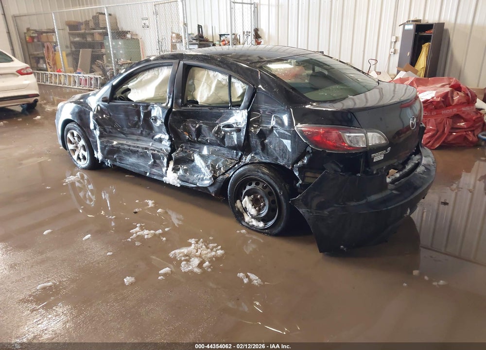 2011 MAZDA 3 I SPORT VIN: JM1BL1UG2B1471979