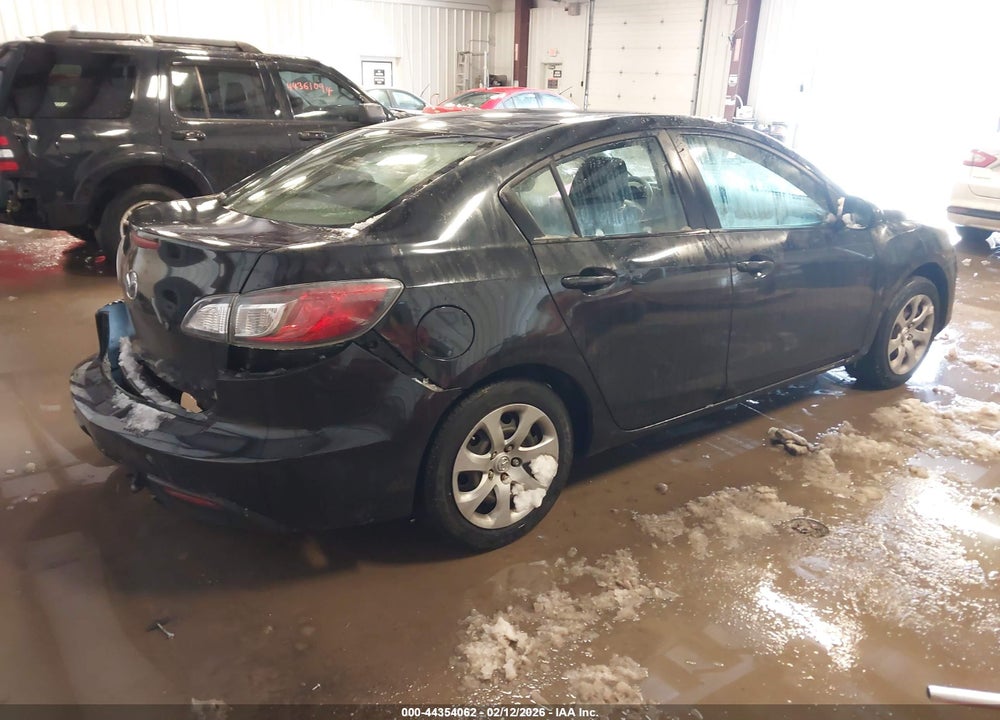 2011 MAZDA 3 I SPORT VIN: JM1BL1UG2B1471979