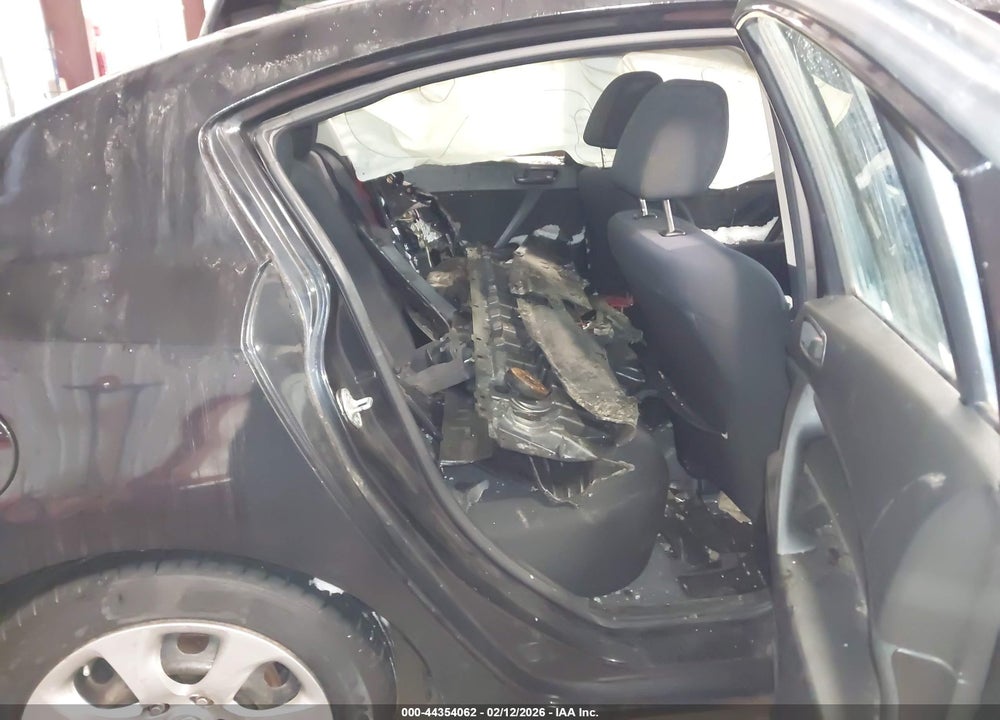 2011 MAZDA 3 I SPORT VIN: JM1BL1UG2B1471979