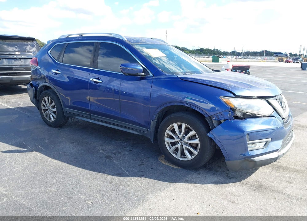 2018 NISSAN ROGUE SV VIN: KNMAT2MT5JP596839