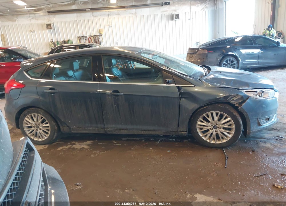 2018 FORD FOCUS TITANIUM VIN: 1FADP3N26JL232813