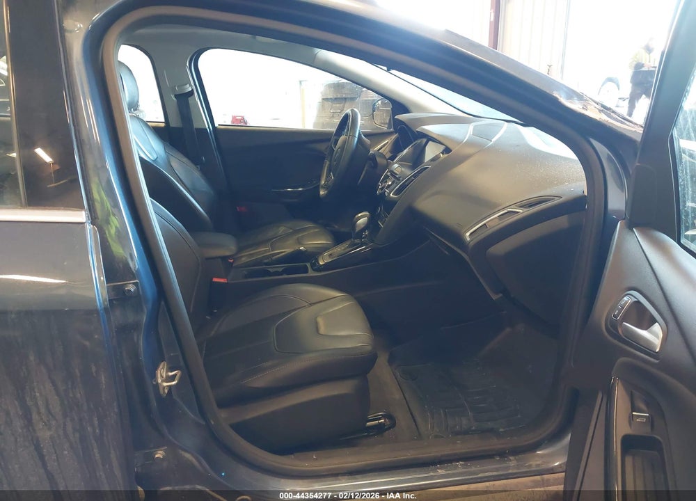 2018 FORD FOCUS TITANIUM VIN: 1FADP3N26JL232813