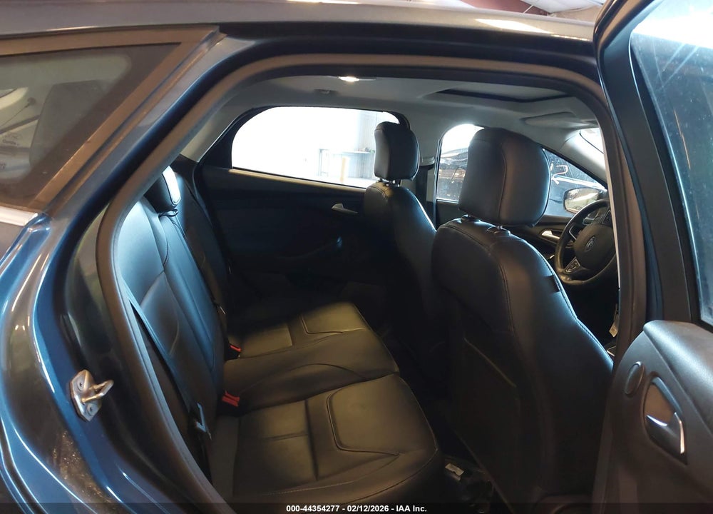 2018 FORD FOCUS TITANIUM VIN: 1FADP3N26JL232813