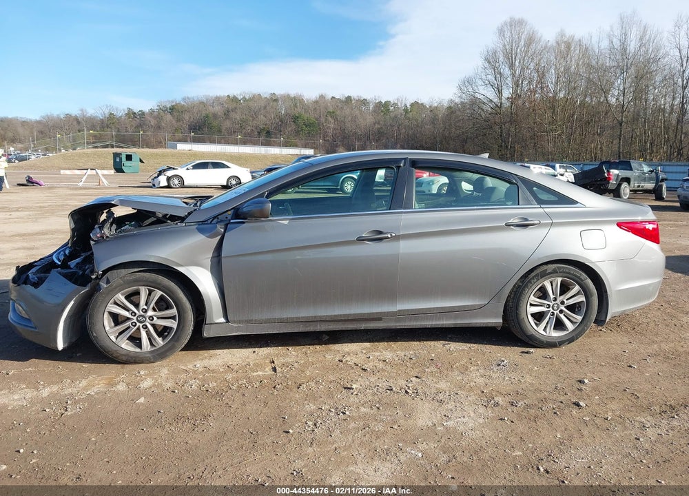 2013 HYUNDAI SONATA GLS VIN: 5NPEB4AC9DH723127