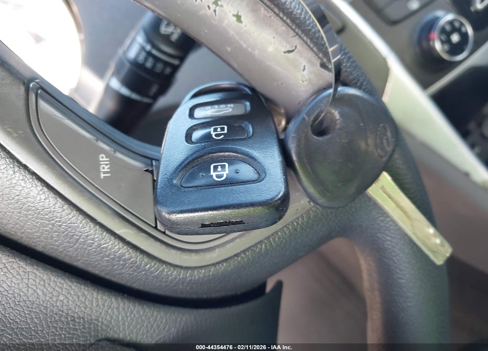 2013 HYUNDAI SONATA GLS VIN: 5NPEB4AC9DH723127