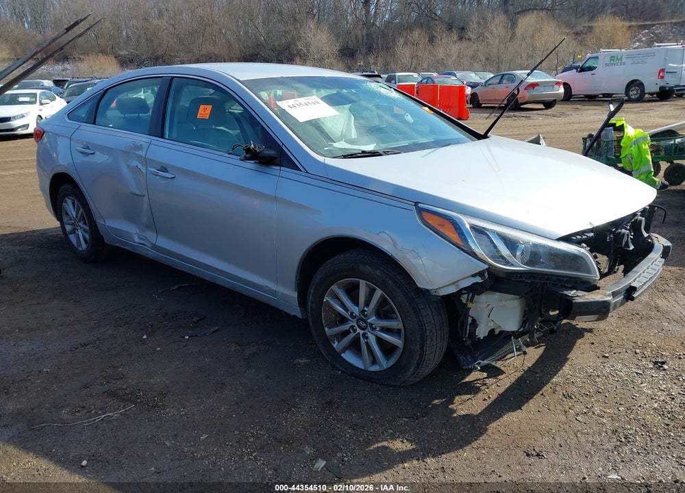 2016 HYUNDAI SONATA SE VIN: 5NPE24AF0GH336657