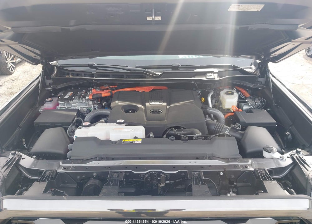 2025 TOYOTA TUNDRA HYBRID PLATINUM HYBRID CREWMAX 5.5' BED VIN: 5TFNC5DB9SX110125