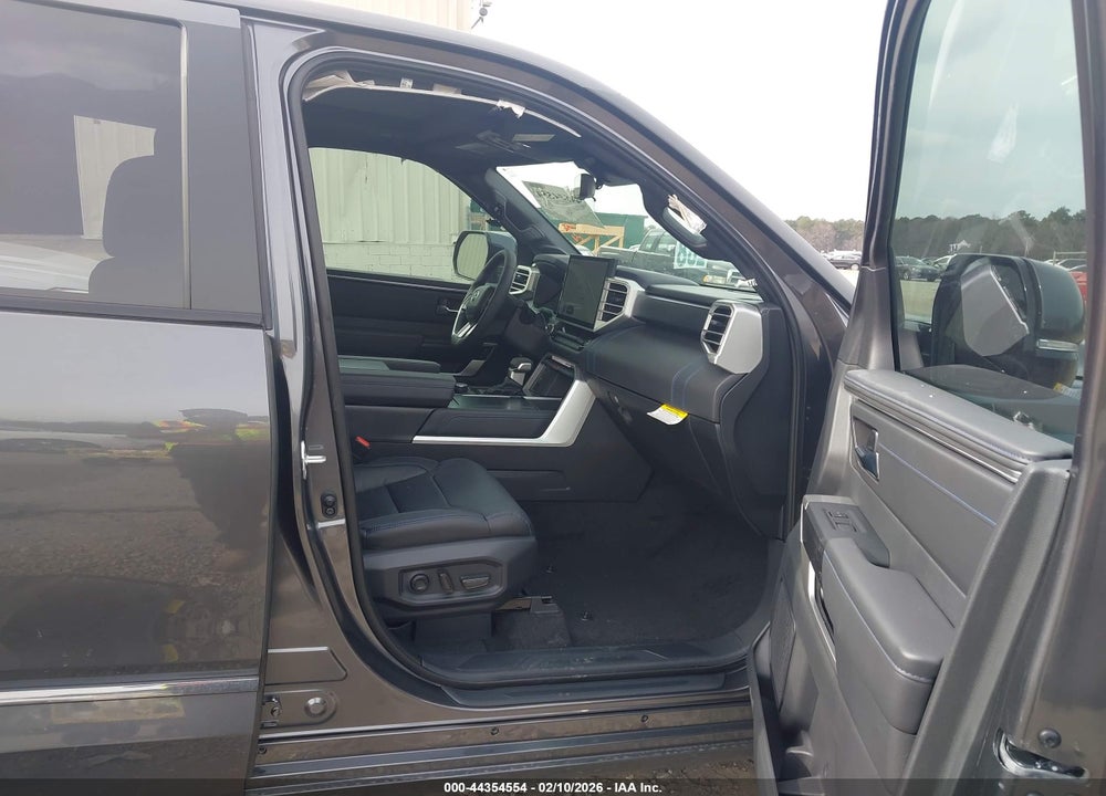 2025 TOYOTA TUNDRA HYBRID PLATINUM HYBRID CREWMAX 5.5' BED VIN: 5TFNC5DB9SX110125