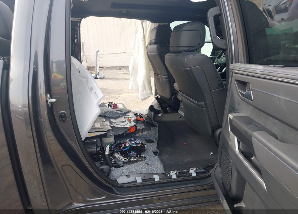 2025 TOYOTA TUNDRA HYBRID PLATINUM HYBRID CREWMAX 5.5' BED VIN: 5TFNC5DB9SX110125