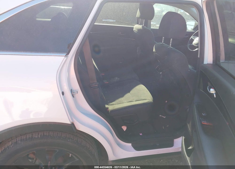 2019 KIA SORENTO 3.3L S VIN: 5XYPG4A52KG585902
