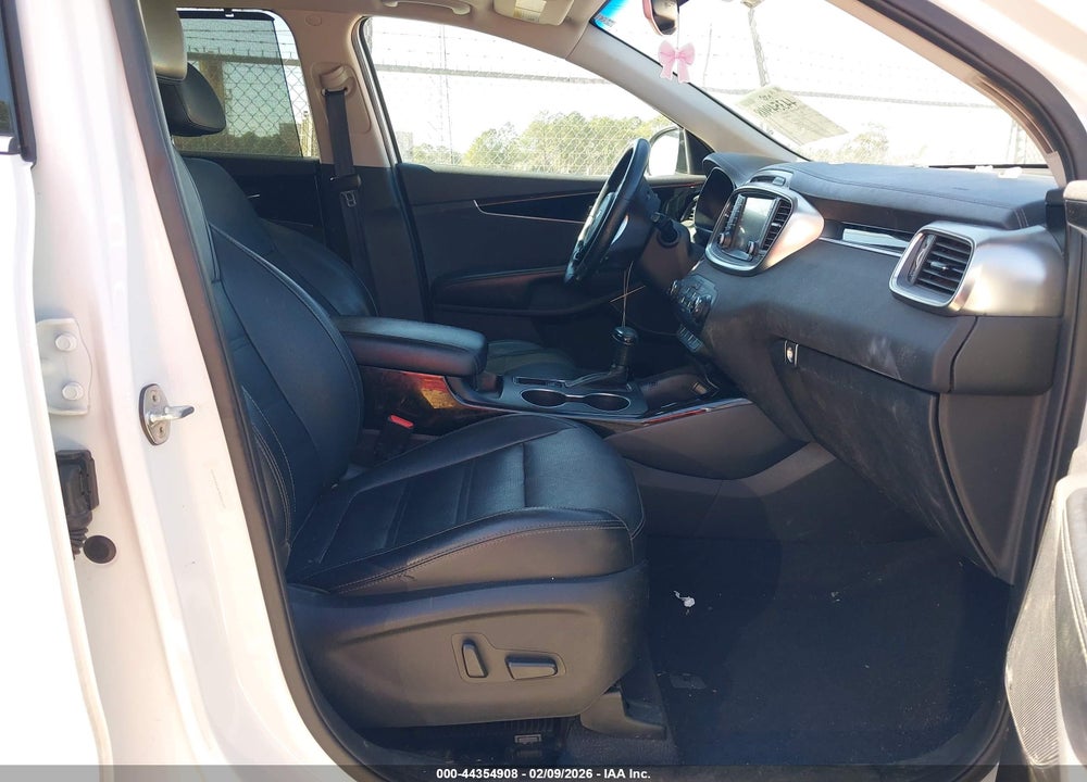 2017 KIA SORENTO 3.3L SX VIN: 5XYPK4A54HG306165