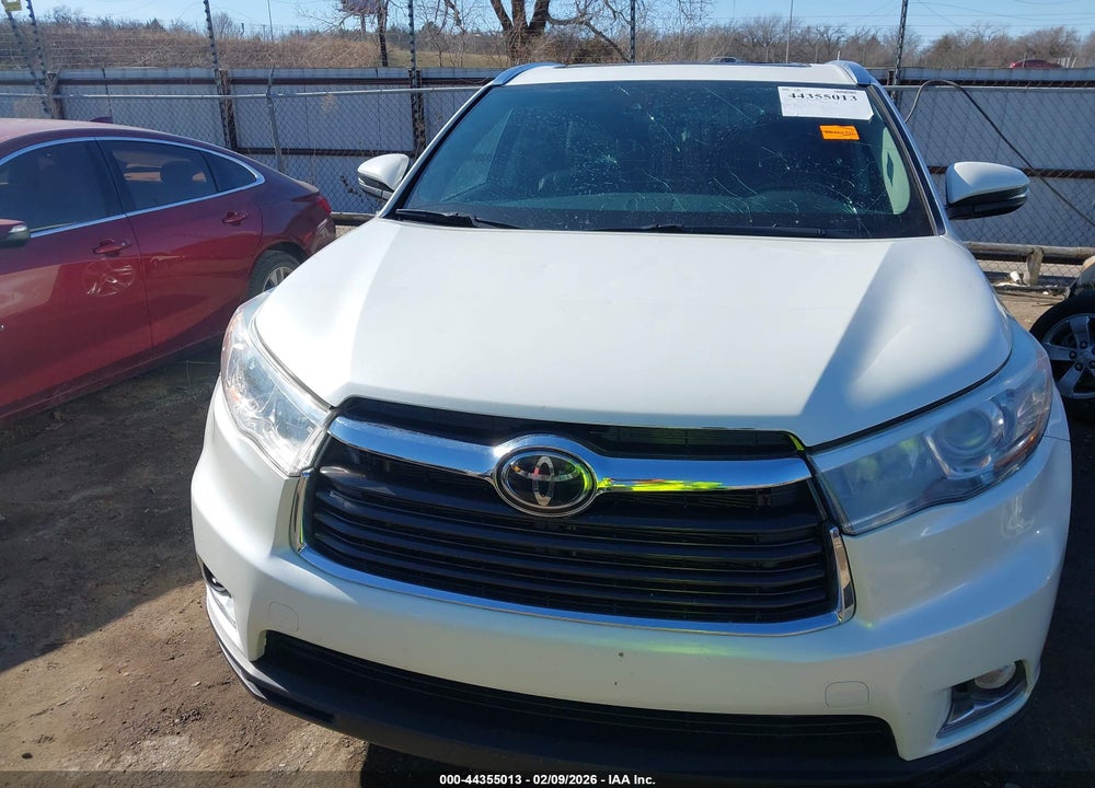 2015 TOYOTA HIGHLANDER LIMITED PLATINUM V6 VIN: 5TDDKRFH9FS131835