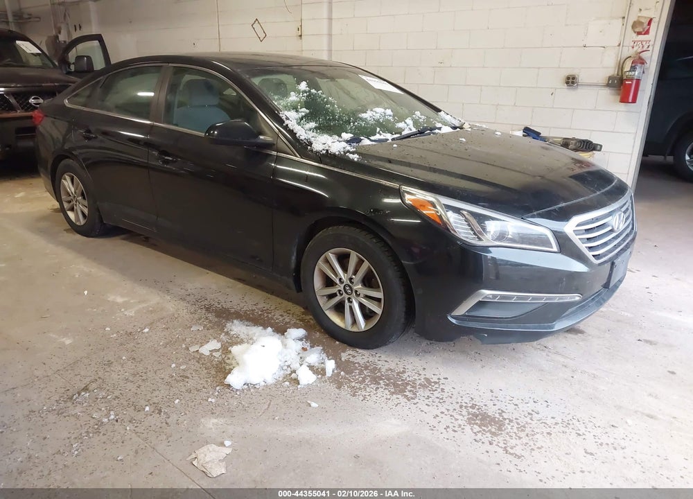 2015 HYUNDAI SONATA SE VIN: 5NPE24AF8FH127942