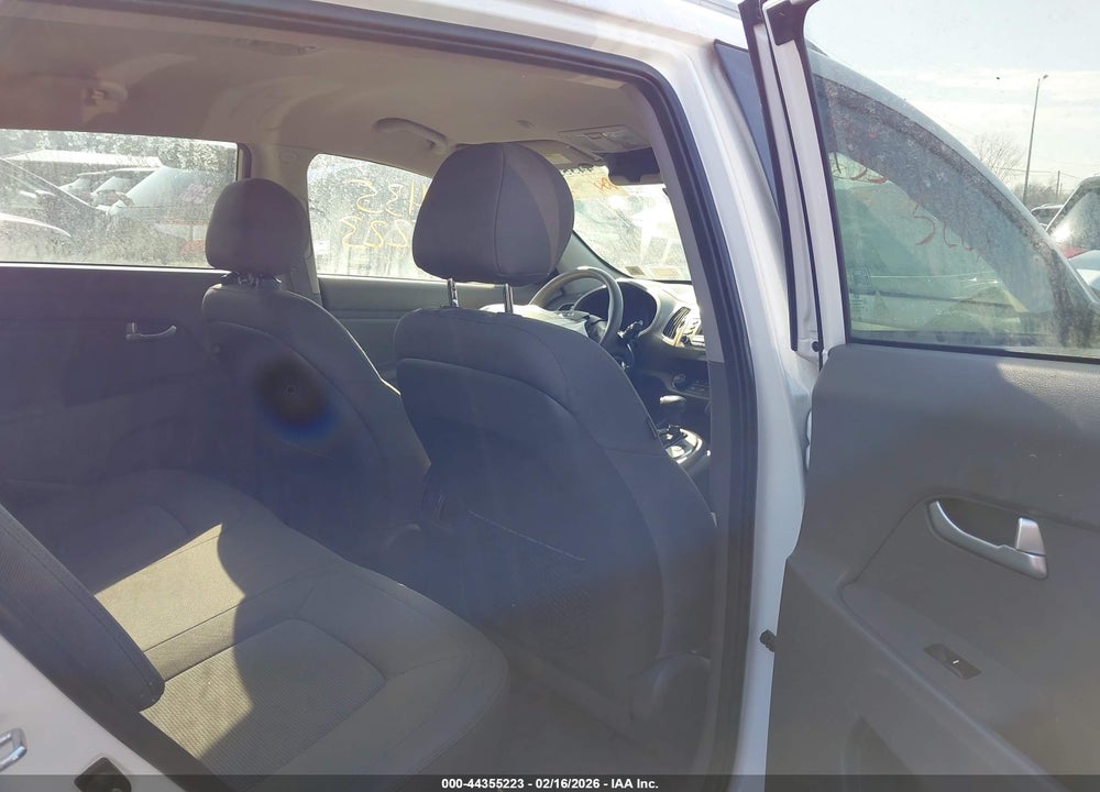 2015 KIA SPORTAGE LX VIN: KNDPBCAC5F7781469