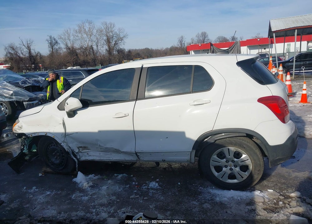 2015 CHEVROLET TRAX 1LS VIN: KL7CJKSB2FB086409