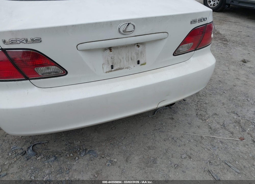 2002 LEXUS ES 300 VIN: JTHBF30G620078581