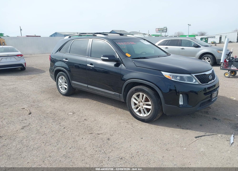 2014 KIA SORENTO LX VIN: 5XYKT3A61EG450200