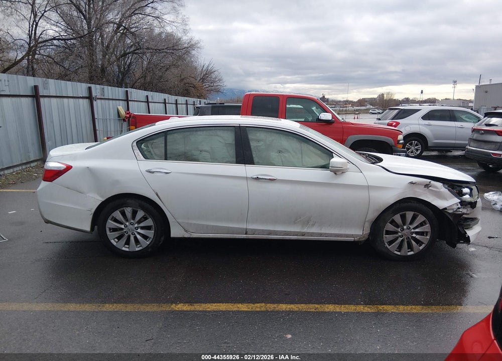 2015 HONDA ACCORD EX-L V-6 VIN: 1HGCR3F84FA017759
