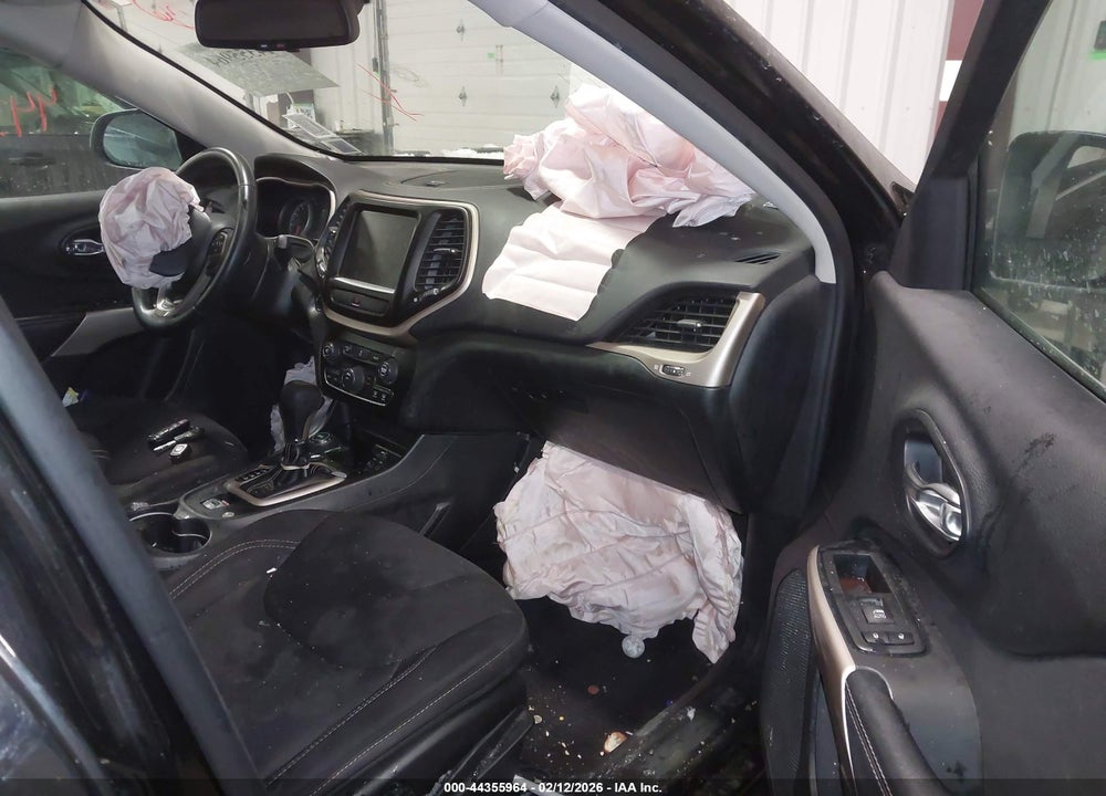 2017 JEEP CHEROKEE LATITUDE 4X4 VIN: 1C4PJMCB8HW625769