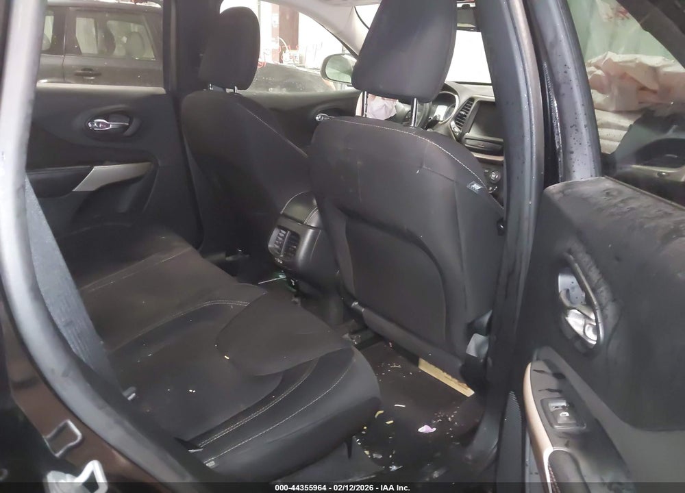 2017 JEEP CHEROKEE LATITUDE 4X4 VIN: 1C4PJMCB8HW625769