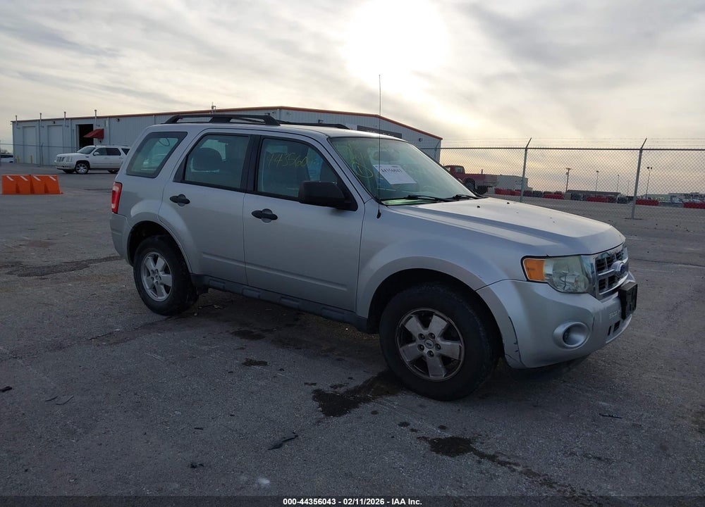 2011 FORD ESCAPE XLS VIN: 1FMCU0C76BKB98015