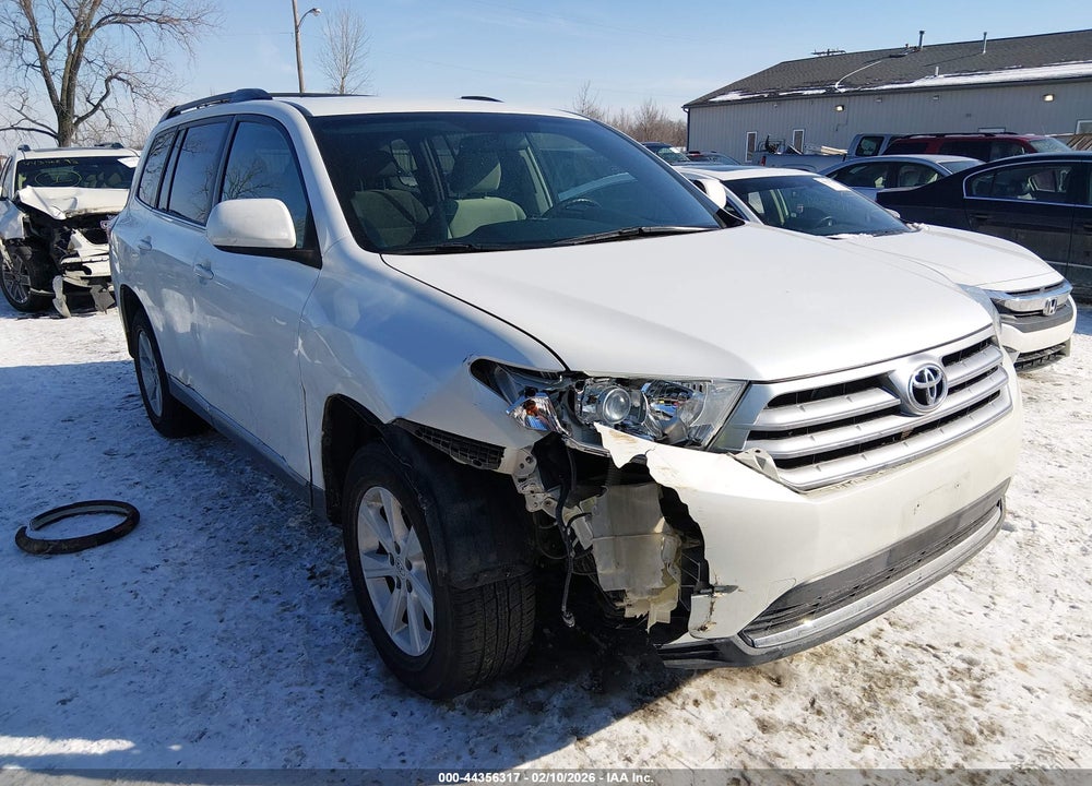 2013 TOYOTA HIGHLANDER BASE PLUS V6 VIN: 5TDBK3EH1DS211777