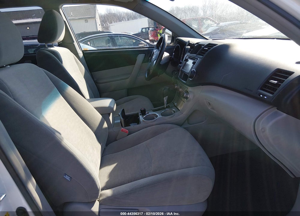 2013 TOYOTA HIGHLANDER BASE PLUS V6 VIN: 5TDBK3EH1DS211777