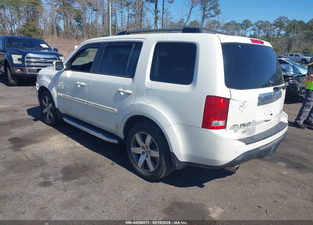 2015 HONDA PILOT TOURING VIN: 5FNYF4H96FB072911