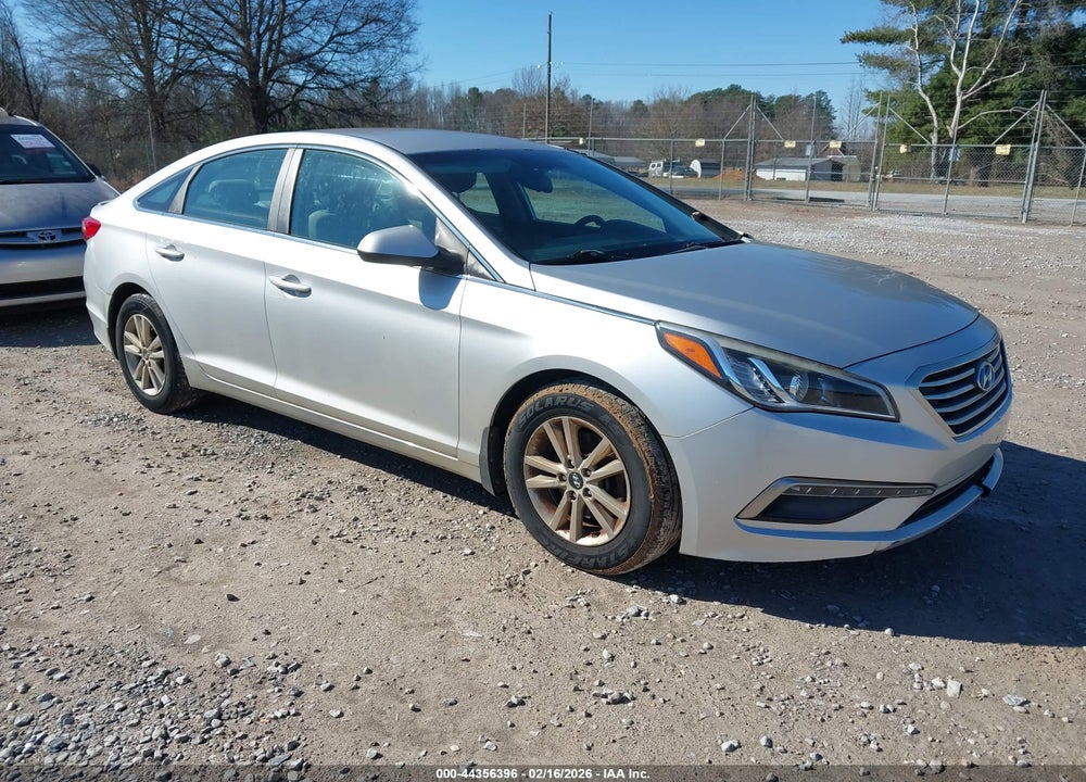 2015 HYUNDAI SONATA SE VIN: 5NPE24AF4FH175907