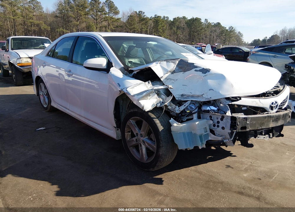 2014 TOYOTA CAMRY SE VIN: 4T1BF1FK4EU860081