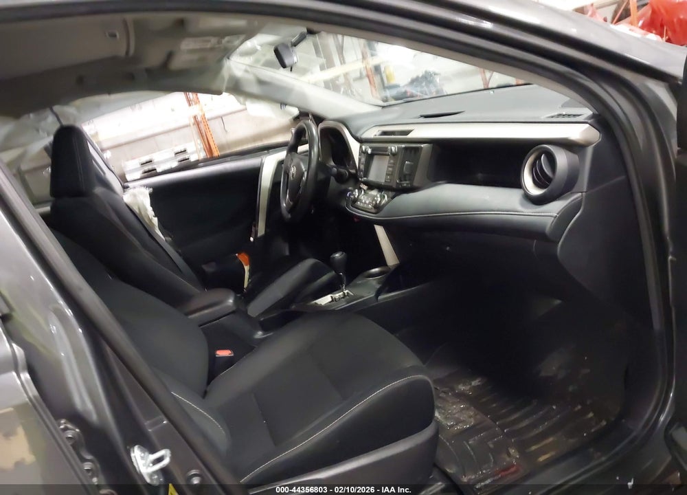 2015 TOYOTA RAV4 XLE VIN: 2T3RFREVXFW292582