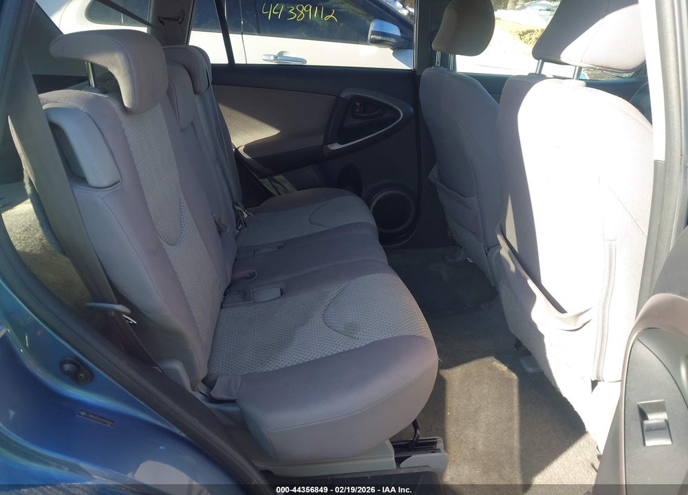 2006 TOYOTA RAV4 VIN: JTMBD33V265028464