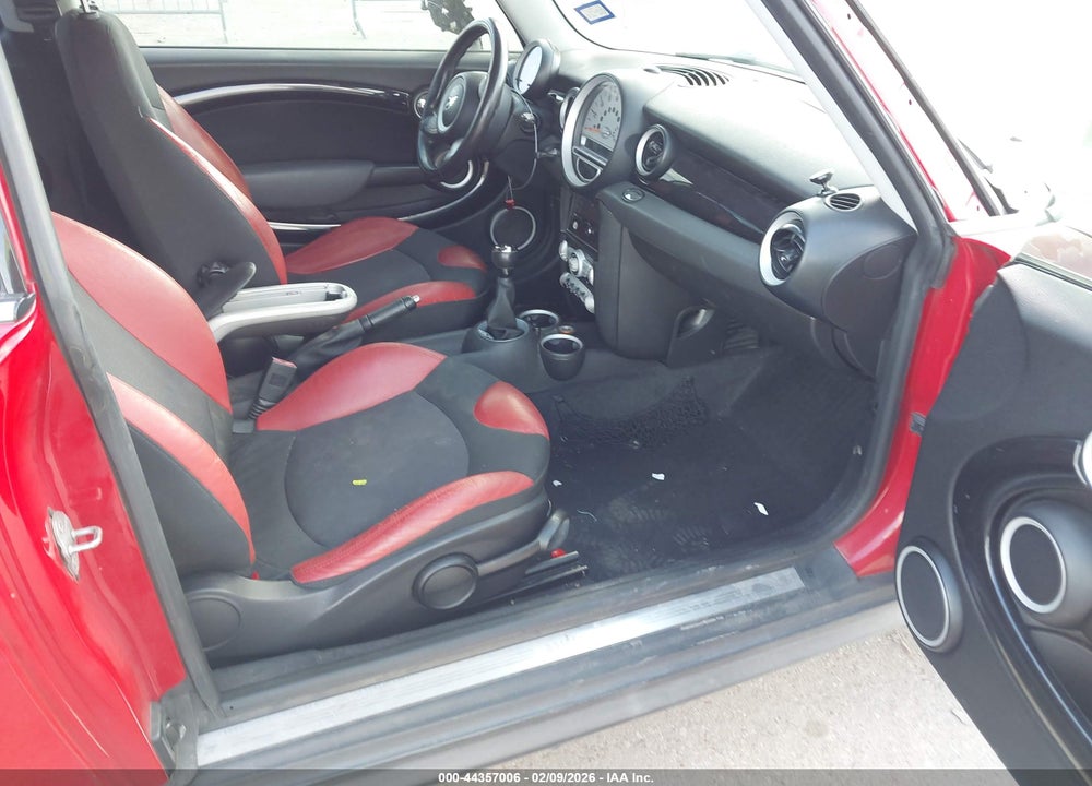 2010 MINI COOPER CLUBMAN VIN: WMWML3C59ATX51936