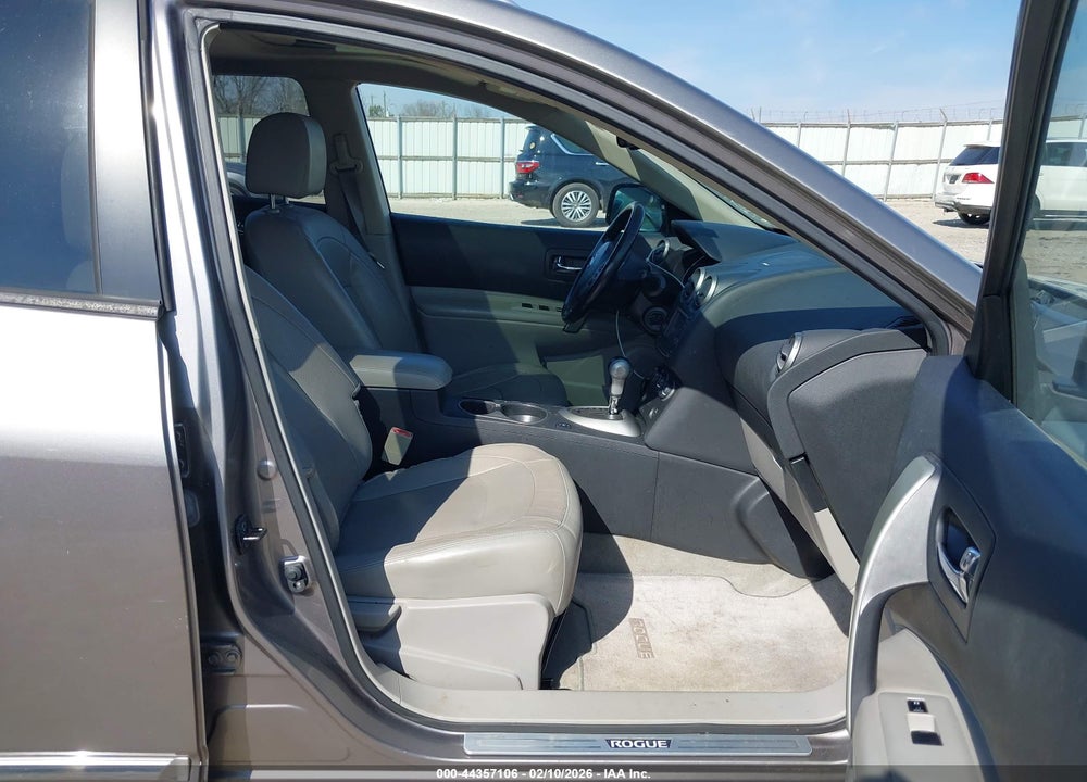 2013 NISSAN ROGUE SV W/SL PKG VIN: JN8AS5MT3DW514416