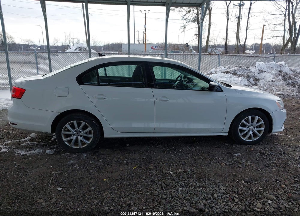 2015 VOLKSWAGEN JETTA 1.8T SE VIN: 3VWD17AJ3FM261348